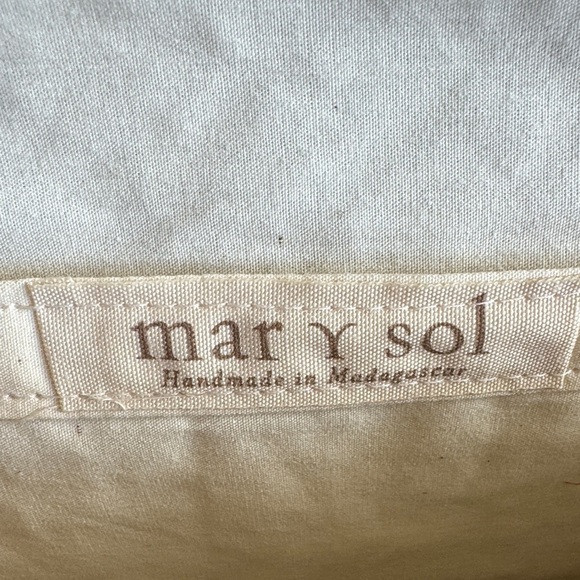 NWOT Mar Y Sol Elegant Cream Wristlet - Picture 2 of 7